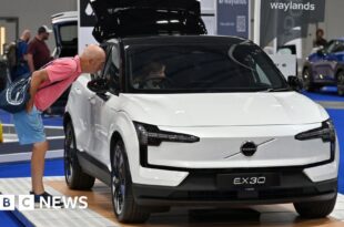 Volvo gives up plan to sell only EVs by 2030