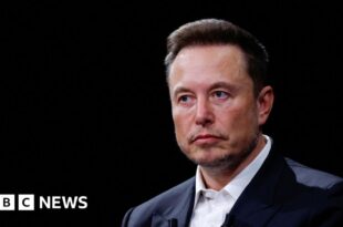 Elon Musk accused of copying designs by I, Robot director