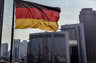 End of economic crisis? DAX rises as German business sentiment surges