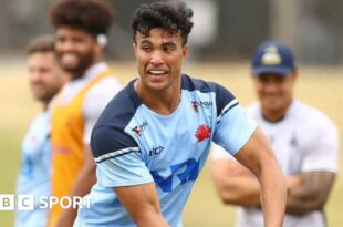 Joseph Suaalii playing for Sydney Roosters