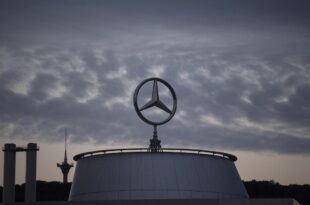 Mercedes profits driven down as Chinese demand slows