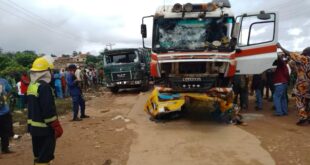 Six d�ad, five injured as trucks crush tricycles in Ibadan