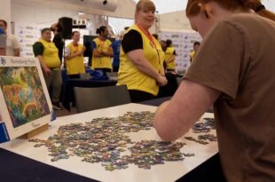 Video. Speed puzzlers battle for glory at Spain's World Jigsaw Championships