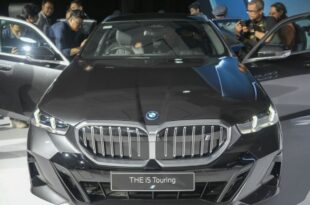 BMW: German car maker's profits tumble as sales plunge in China