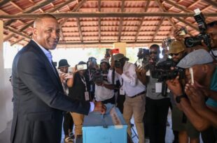 Botswana President Concedes Election Defeat