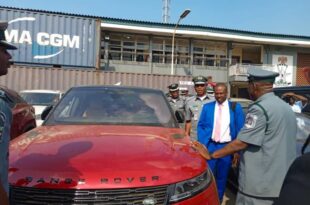 Customs intercepts 21 vehicles stolen from Canada in Lagos and Rivers Ports (photos)