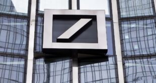 Deutsche Bank fires more than 100 bankers in attempt to slash costs