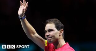 Rafael Nadal waves to the crowd