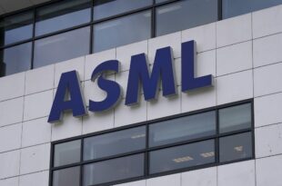 ASML holds firm on guidance despite new US curbs re China tech