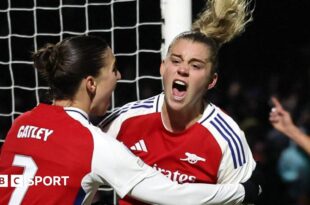 Alessia Russo celebrates her goal against Bayern Munich