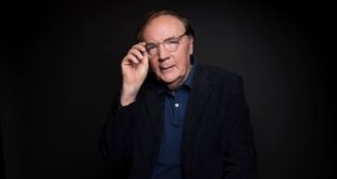 Bookstore staffers receive holiday bonuses from author James Patterson