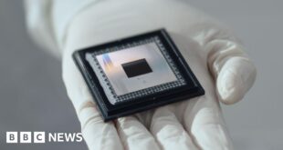 Google unveils 'mind-boggling' quantum computing chip