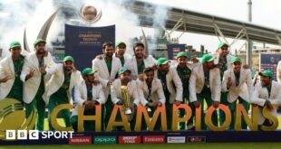 Pakistan celebrate with the trophy after winning the ICC Champions Trophy final.