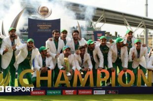 Pakistan celebrate with the trophy after winning the ICC Champions Trophy final.