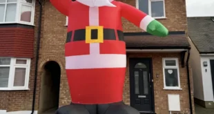 Man orders 4ft Santa but when it arrived it was bigger than his house