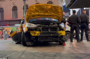 Multiple injured after cab plows into pedestrians in New York