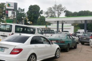 NNPC reduces petrol price to N965/litre in Abuja