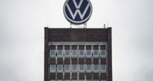 Union reaches agreement with Volkswagen to avoid plant closures