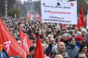 Volkswagen staff resume strike action amid fears of plant closures