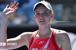 Elena Rybakina waves to the Australian Open crowd