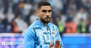 Neal Maupay applauds supporters before Marseille's game against PSG in November