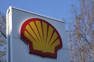 Shell cuts LNG outlook,  with more write-offs due for 2024 year end