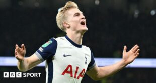 Lucas Bergvall celebrates his winner for Tottenham in the Carabao Cup semi-final first leg against Liverpool