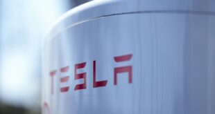 US-based Tesla manager blames trade unions for Swedish charging chaos