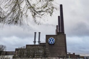 VW management to take €300 million pay cut following union pressure